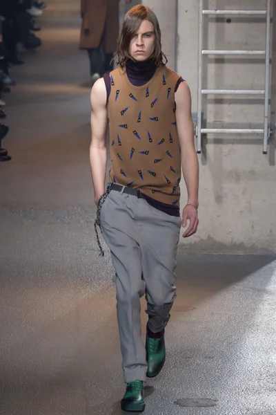 Look 38
